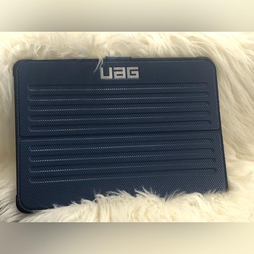 Under Armor Gear iPad case